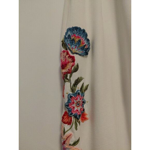 Driftwood Joggers White With Floral Embroidery XL - Picture 4 of 9